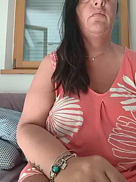 LaReginaNera online show from 06-13-26, 06:11