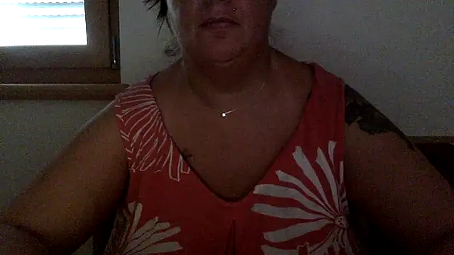 LaReginaNera online show from 06-27-26, 08:19