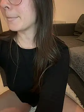 Snapshot of liloush__ chatting on 01-10-26, 11:53 liloush online show from 01-10-26, 11:53