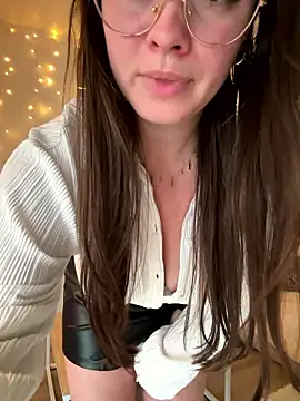 Snapshot of liloush__ chatting on 01-19-26, 03:05 liloush online show from 01-19-26, 03:05