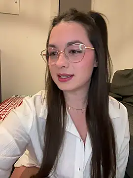 Snapshot of liloush__ chatting on 02-20-26, 09:48 liloush online show from 02-20-26, 09:48