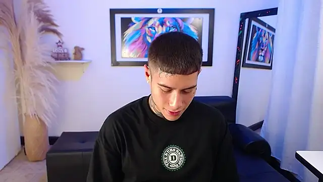 Snapshot of setthomas chatting on 09-09-25, 09:14 setthomas online show from 09-09-25, 09:14