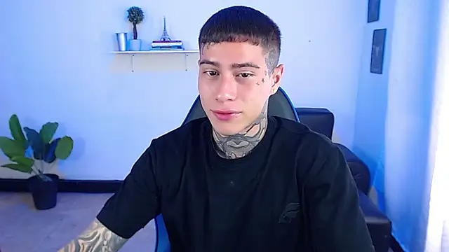 Snapshot of setthomas chatting on 09-22-25, 02:41 setthomas online show from 09-22-25, 02:41