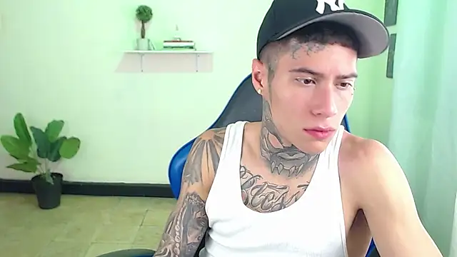 Snapshot of setthomas chatting on 12-03-25, 02:48 setthomas online show from 12-03-25, 02:48