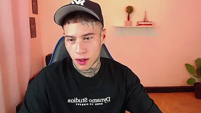 Snapshot of setthomas chatting on 01-07-26, 09:50 setthomas online show from 01-07-26, 09:50