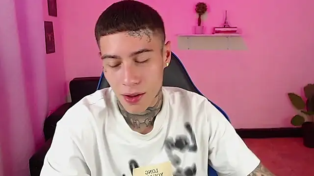 Snapshot of setthomas chatting on 01-09-26, 10:00 setthomas online show from 01-09-26, 10:00