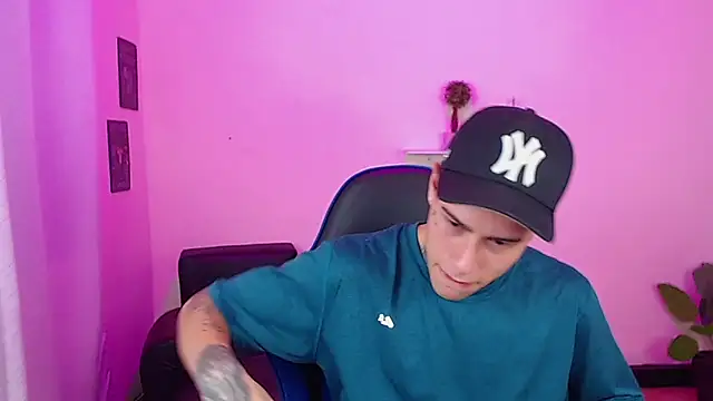 Snapshot of setthomas chatting on 01-10-26, 09:41 setthomas online show from 01-10-26, 09:41