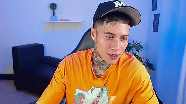 Snapshot of setthomas chatting on 03-05-26, 08:27 setthomas online show from 03-05-26, 08:27