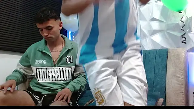 Snapshot of Isaac_tan chatting on 09-12-25, 08:03 Isaac tan online show from 09-12-25, 08:03