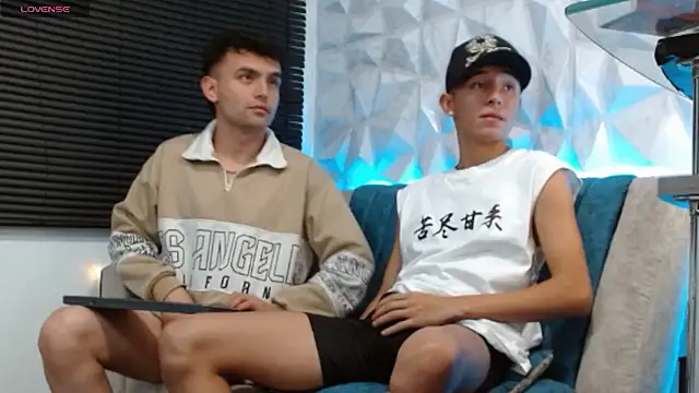 Snapshot of Isaac_tan chatting on 12-15-25, 03:00 Isaac tan online show from 12-15-25, 03:00