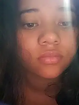 Snapshot of Violethroos chatting on 09-19-25, 04:36 Violethroos online show from 09-19-25, 04:36