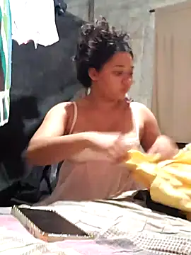 Snapshot of Violethroos chatting on 10-20-25, 12:55 Violethroos online show from 10-20-25, 12:55