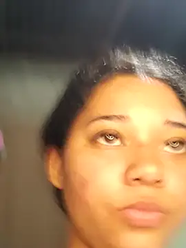 Snapshot of Violethroos chatting on 10-29-25, 01:41 Violethroos online show from 10-29-25, 01:41