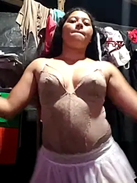 Snapshot of Violethroos chatting on 11-11-25, 12:43 Violethroos online show from 11-11-25, 12:43