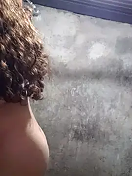 Snapshot of Violethroos chatting on 01-15-26, 03:55 Violethroos online show from 01-15-26, 03:55