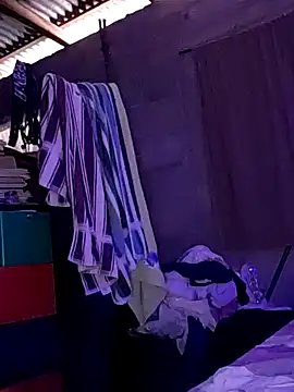 Snapshot of Violethroos chatting on 02-27-26, 06:52 Violethroos online show from 02-27-26, 06:52