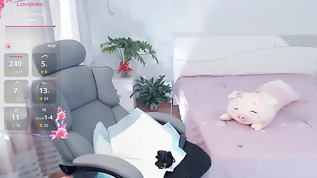 yaoyao-baby520 online show from 11-11-25, 02:00