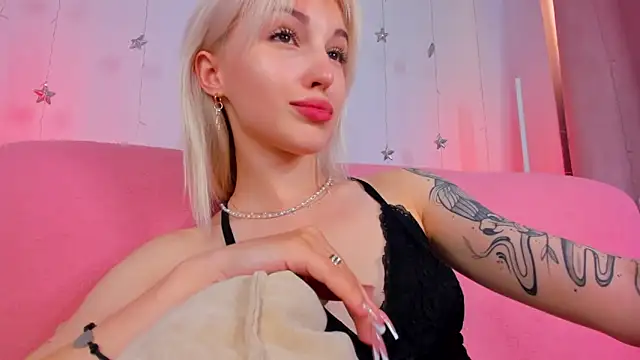LisaFoxyMe online show from 06-14-26, 02:24