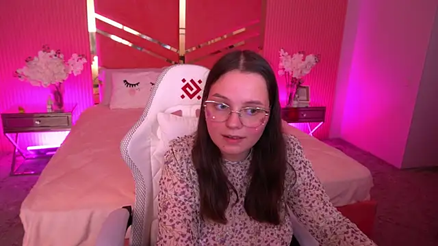 SophieDreamss online show from 09-13-25, 07:57