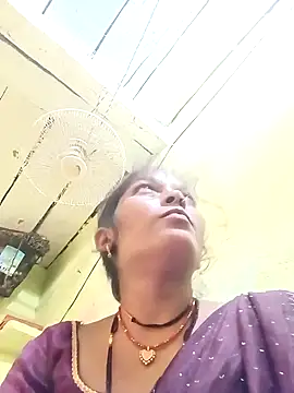 Snapshot of Samiya-143 chatting on 09-28-25, 06:41 Samiya-143 online show from 09-28-25, 06:41