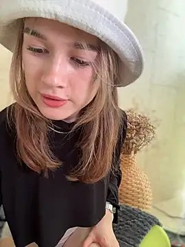 Snapshot of Marryme- chatting on 06-15-26, 03:47 Marryme- online show from 06-15-26, 03:47