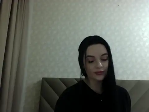 Lulii24 online show from 10-28-25, 10:12