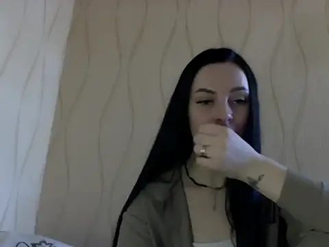 Lulii24 online show from 12-18-25, 01:06