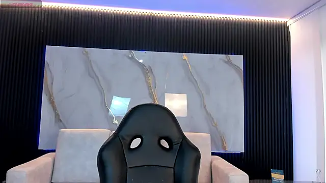 Snapshot of MadisonAnngel chatting on 11-29-25, 08:45 MadisonAnngel online show from 11-29-25, 08:45