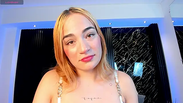 Snapshot of MadisonAnngel chatting on 02-14-26, 08:05 MadisonAnngel online show from 02-14-26, 08:05