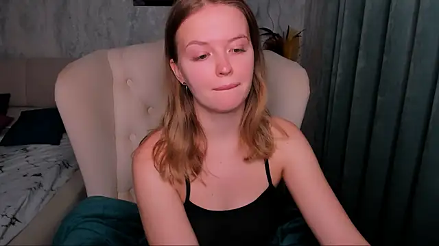 LaurennHill online show from 10-25-25, 12:18