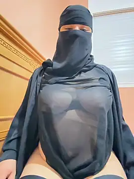 Snapshot of _Laiali_ chatting on 09-15-25, 12:27 Laiali online show from 09-15-25, 12:27