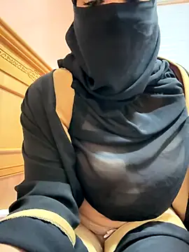 Snapshot of _Laiali_ chatting on 10-07-25, 12:13 Laiali online show from 10-07-25, 12:13