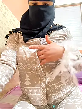 Snapshot of _Laiali_ chatting on 11-12-25, 11:21 Laiali online show from 11-12-25, 11:21