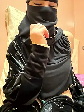 Snapshot of _Laiali_ chatting on 01-08-26, 01:46 Laiali online show from 01-08-26, 01:46