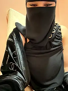 Snapshot of _Laiali_ chatting on 01-10-26, 01:35 Laiali online show from 01-10-26, 01:35