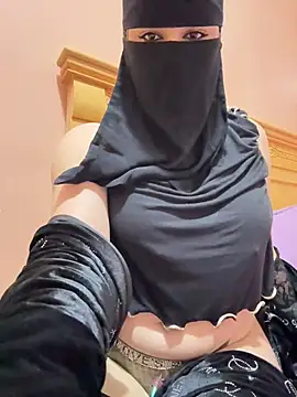 Snapshot of _Laiali_ chatting on 02-02-26, 03:44 Laiali online show from 02-02-26, 03:44