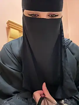 Snapshot of _Laiali_ chatting on 02-14-26, 03:42 Laiali online show from 02-14-26, 03:42