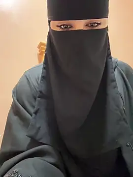 Snapshot of _Laiali_ chatting on 02-15-26, 01:41 Laiali online show from 02-15-26, 01:41