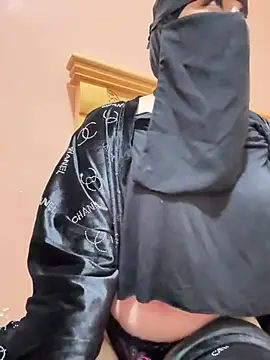 Snapshot of _Laiali_ chatting on 03-06-26, 10:17 Laiali online show from 03-06-26, 10:17