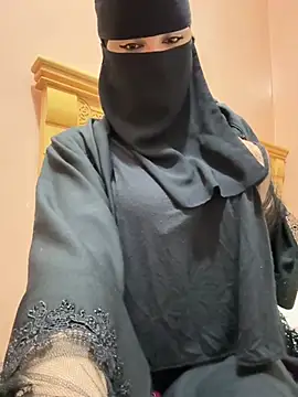 Snapshot of _Laiali_ chatting on 04-01-26, 03:42 Laiali online show from 04-01-26, 03:42