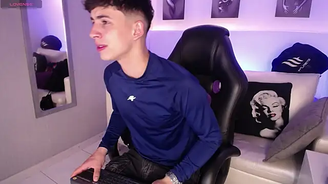 AdrianRinaldi online show from 09-12-25, 07:58