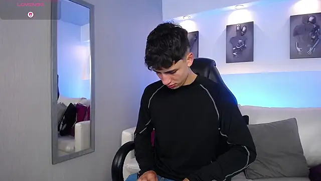 AdrianRinaldi online show from 09-22-25, 08:22