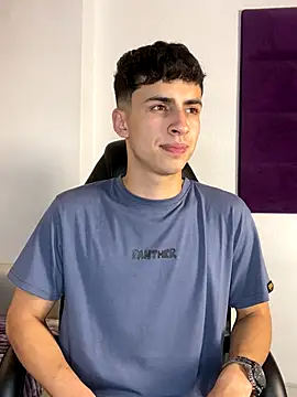 AdrianRinaldi online show from 10-12-25, 08:24