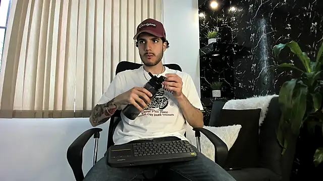 Rafael Mendezz online show from 11-20-25, 08:41