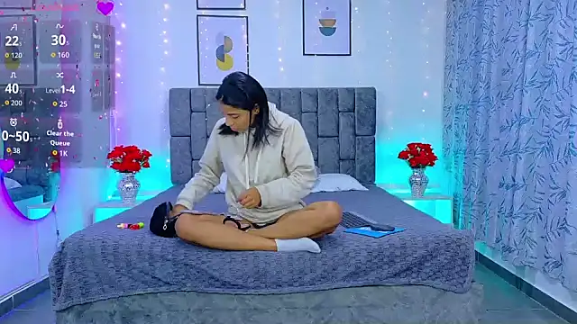 Soffia Konig  online show from 04-23-26, 12:15