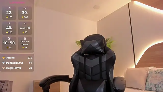 Snapshot of samantha_17_ chatting on 12-21-25, 02:35 samantha 17 online show from 12-21-25, 02:35