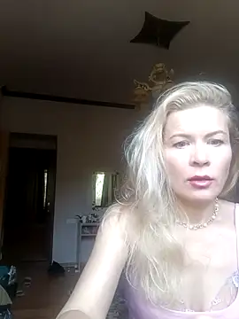 Snapshot of Julia_Giulia chatting on 10-03-25, 10:45 Julia Giulia online show from 10-03-25, 10:45