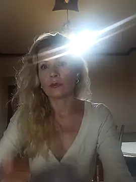Snapshot of Julia_Giulia chatting on 10-04-25, 09:13 Julia Giulia online show from 10-04-25, 09:13