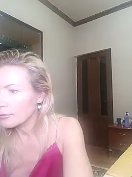 Snapshot of Julia_Giulia chatting on 10-09-25, 09:24 Julia Giulia online show from 10-09-25, 09:24