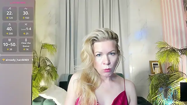 Julia Giulia online show from 04-08-26, 02:28